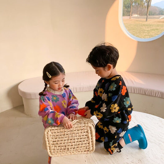 -キッズ カラフル レトロフラワー ボーイズ ガールズ 長袖 トップス パンツ セットアップ ブラック パープル リンク 兄弟 姉妹 お揃い コーデ【mh0002297】 - mamahalo shop - 長袖セットアップ - べビー服 - 子供服 - 男の子 - 女の子