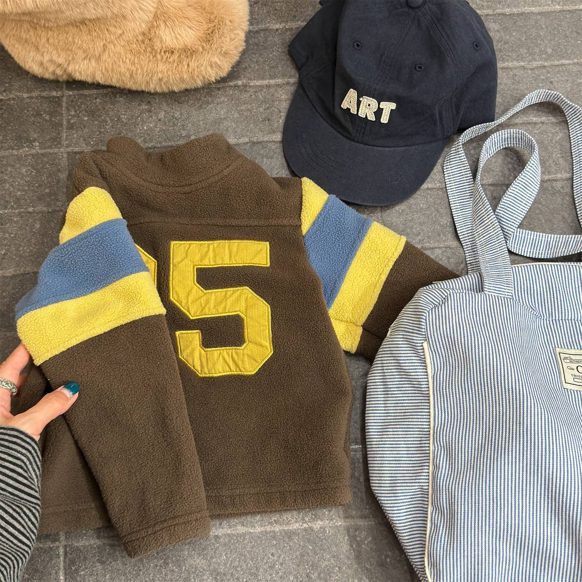 -長袖フリース プルオーバー ナンバーワッペン ハイネック スリーブデザイン【mh0011409】 - mamahalo shop - トレーナー・フーディ - べビー服 - 子供服 - 男の子 - 女の子