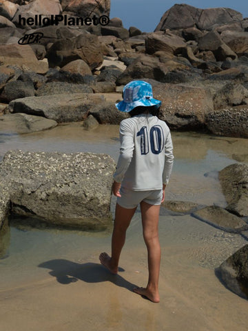 Sporty Front-Zip Rash Guard Swimsuit Set 長袖ラッシュガード ショートパンツ 水着【mh0013625】