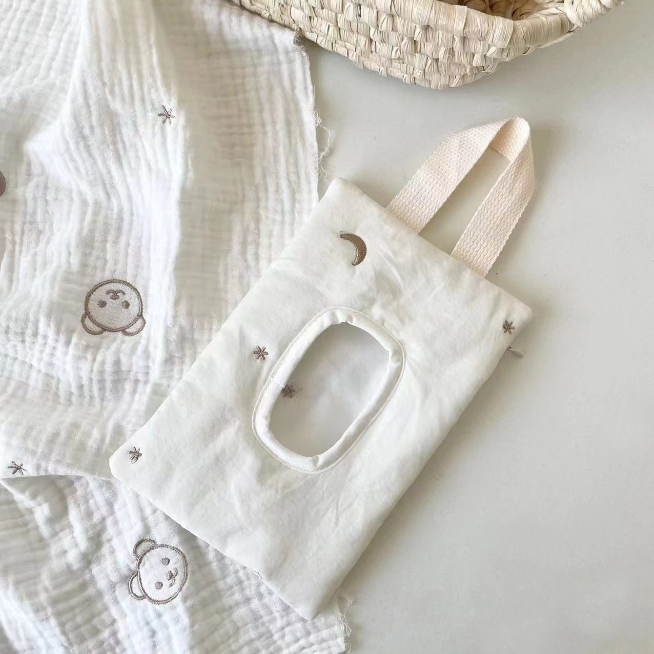 -ウェットティッシュケース お尻ふきケース 蓋付き 持ち手付き ベビーカー カー用品【mh0004643】 - mamahalo shop - おむつポーチ - べビー服 - 子供服 - 男の子 - 女の子