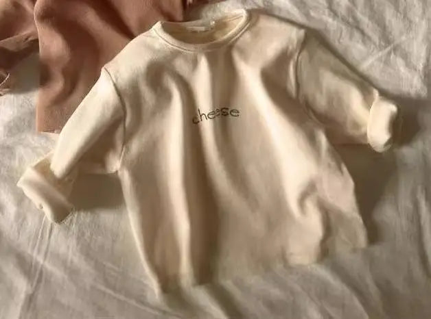 -ベビートップス cheeseプリントロゴ長袖Tシャツ 2カラー【mh0007198】 - mamahalo shop - 長袖Tシャツ - べビー服 - 子供服 - 男の子 - 女の子