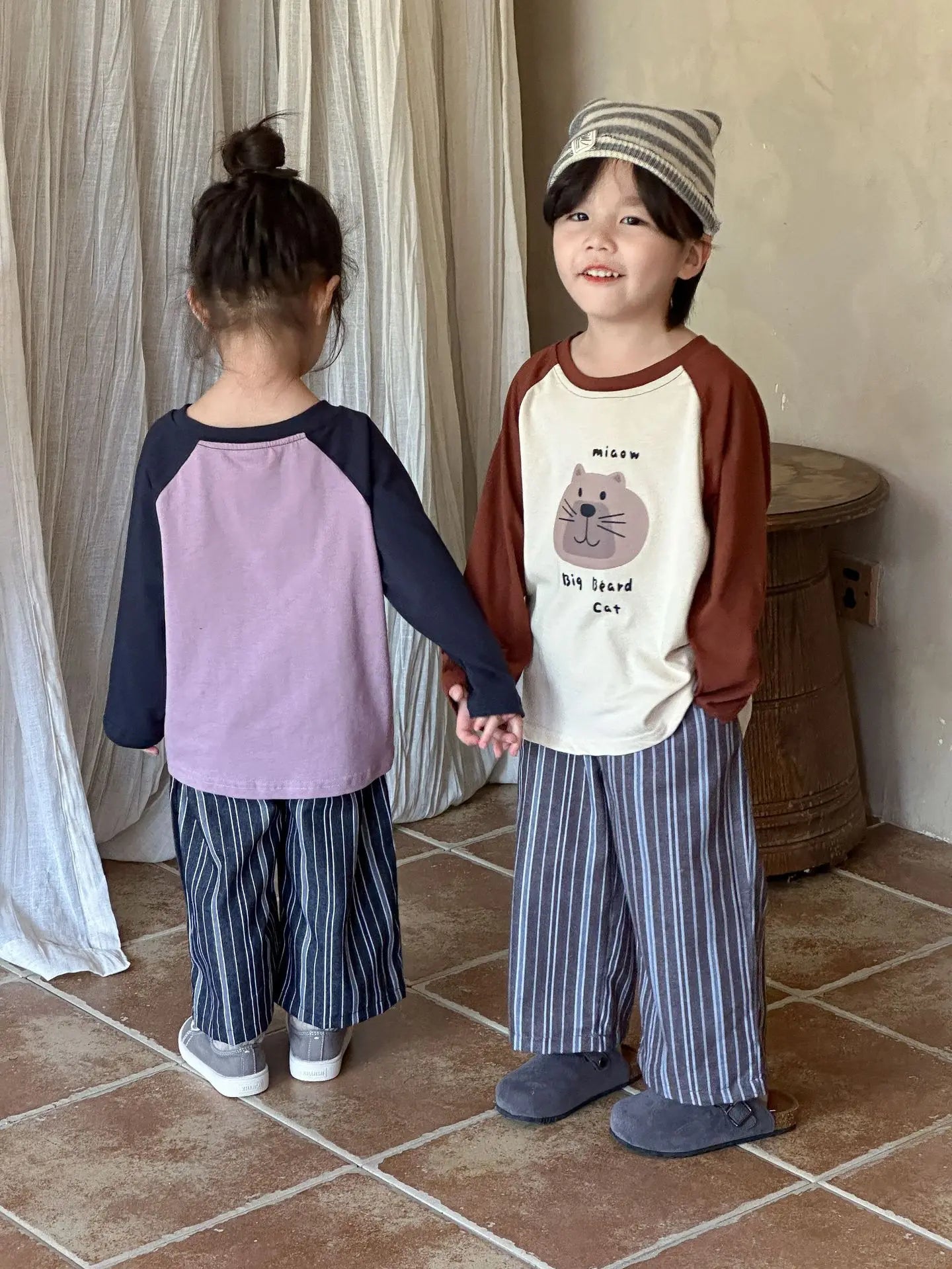 -キッズトップス 長袖ラグランパッチワーク猫キャットプリントTシャツ 2カラー - mamahalo shop - 長袖Tシャツ - べビー服 - 子供服 - 男の子 - 女の子