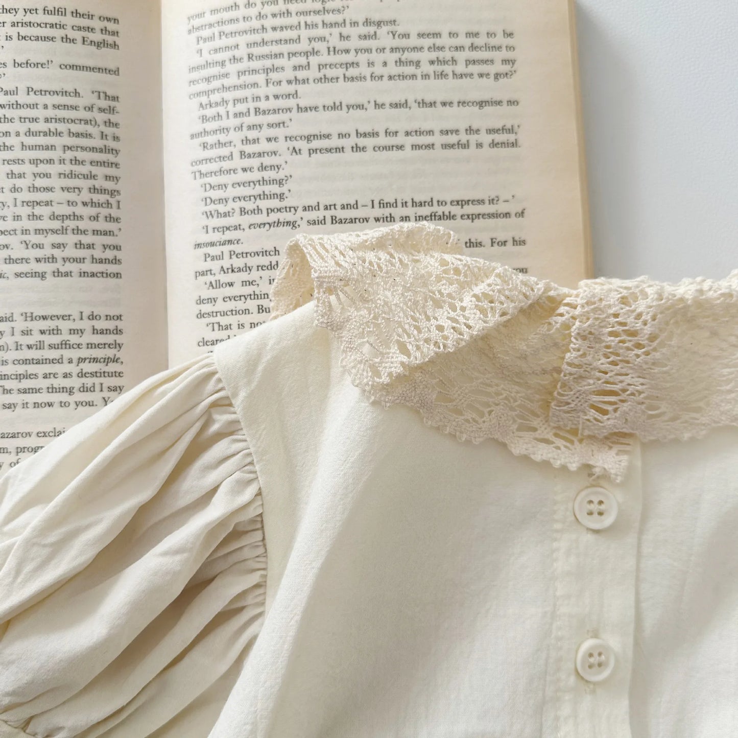 -ベビーロンパース 長袖パフスリーブボディスーツ レース襟 フラワー花柄刺繍 ベージュ【mh0004663】 - mamahalo shop - 長袖ロンパース - べビー服 - 子供服 - 男の子 - 女の子