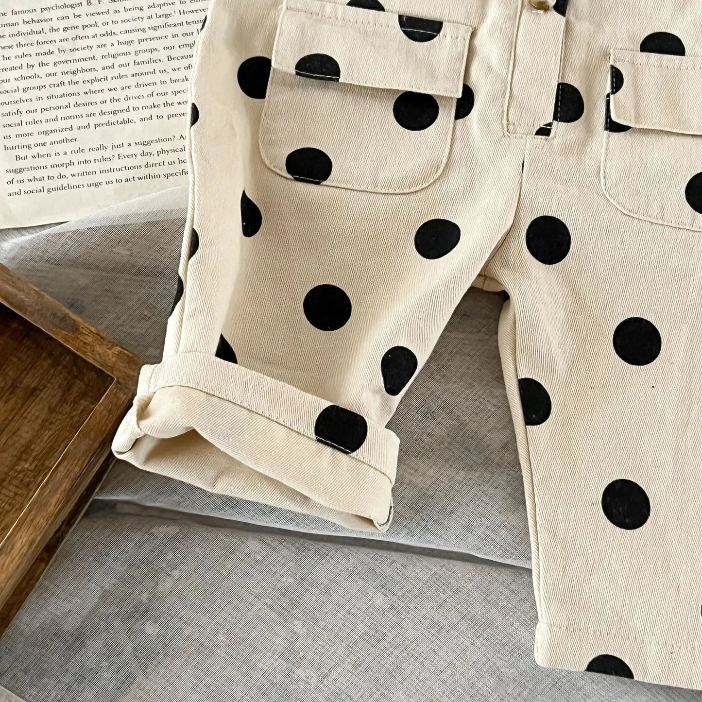 -ベビージャンプスーツ ノースリーブつなぎ フラップポケット 水玉ポルカドットプリント【mh0006079】 - mamahalo shop - ノースリーブジャンプスーツ - べビー服 - 子供服 - 男の子 - 女の子