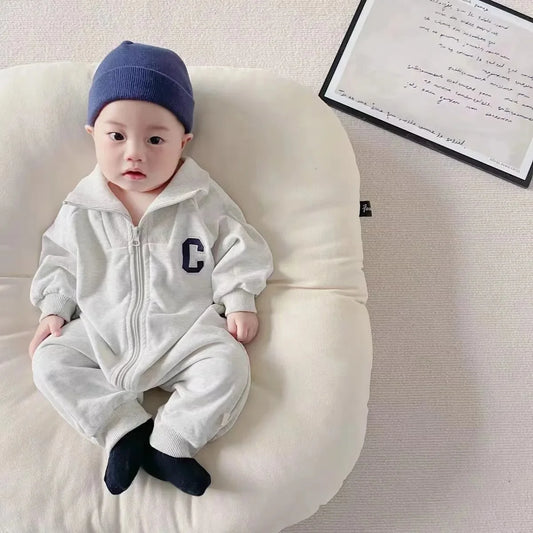 -ベビージャンプスーツ 長袖つなぎ 襟付き ジップアップ レターロゴ 2カラー【mh0006447】 - mamahalo shop - 長袖ジャンプスーツ - べビー服 - 子供服 - 男の子 - 女の子