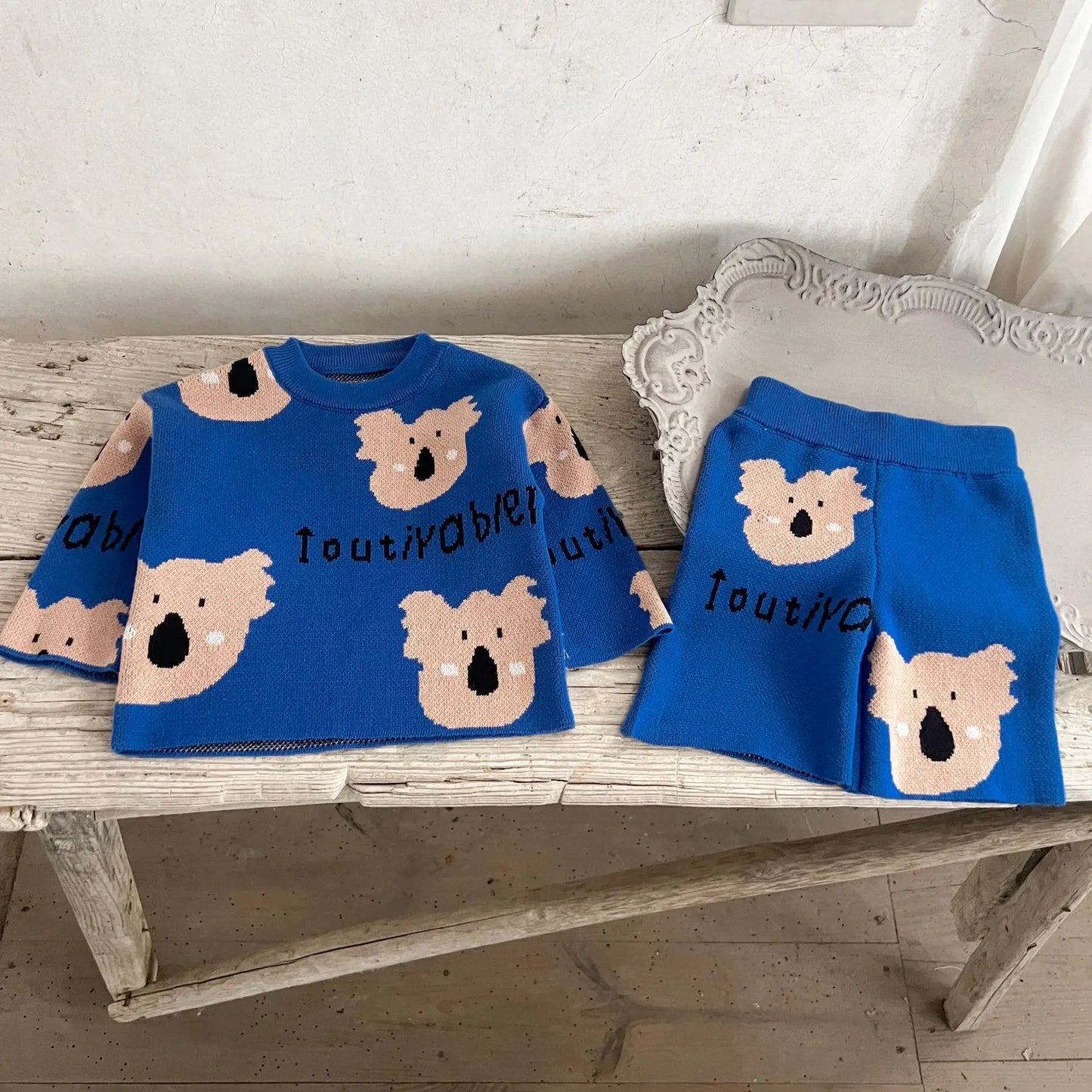 -ベビーセットアップ 2点セット コアラ柄ニット長袖セータートップス+ニットハーフパンツ 2カラー - mamahalo shop - 長袖セットアップ - べビー服 - 子供服 - 男の子 - 女の子