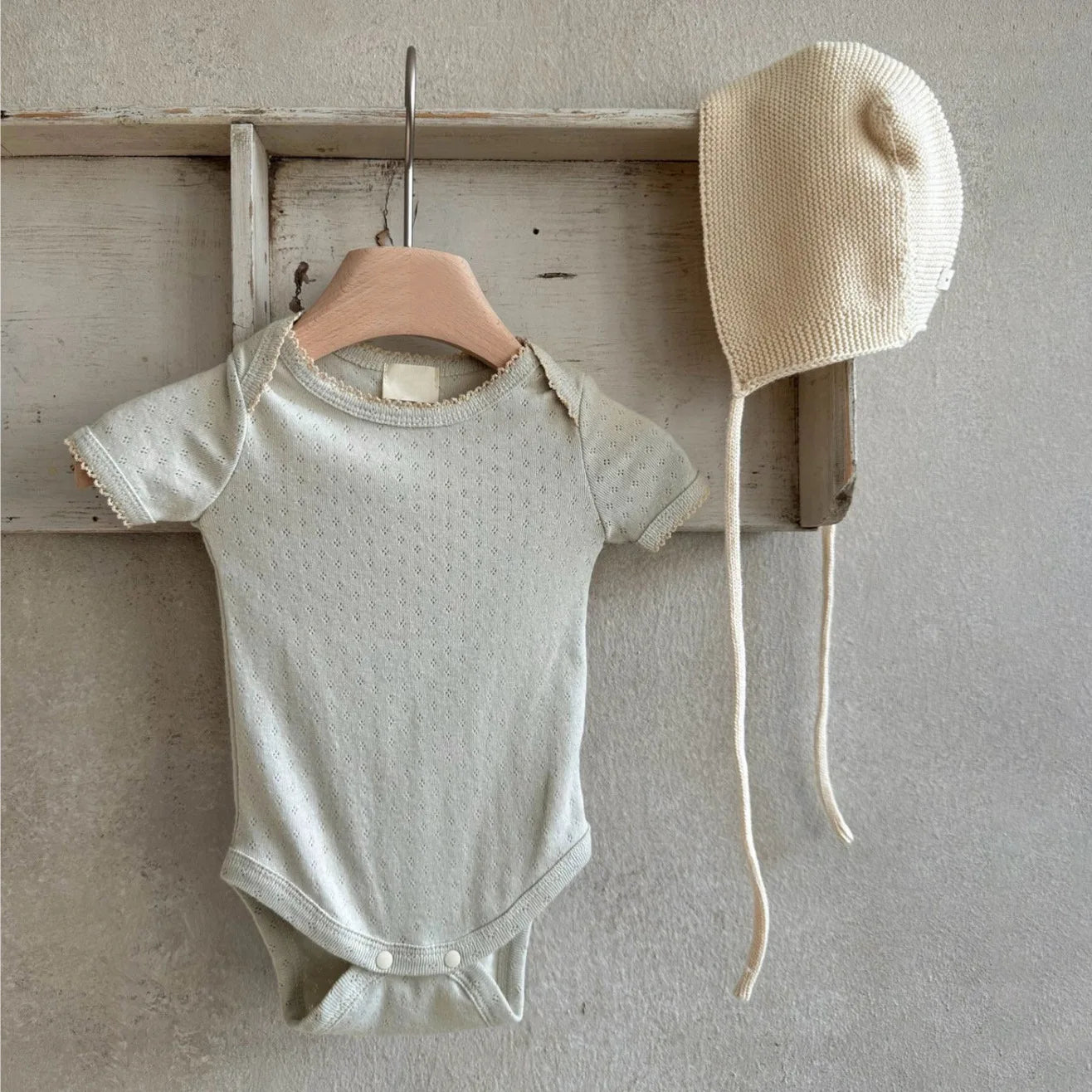 -ベビーロンパース レースニット 半袖ボディスーツ 肌着 3カラー【mh0005072】 - mamahalo shop - 半袖ロンパース - べビー服 - 子供服 - 男の子 - 女の子