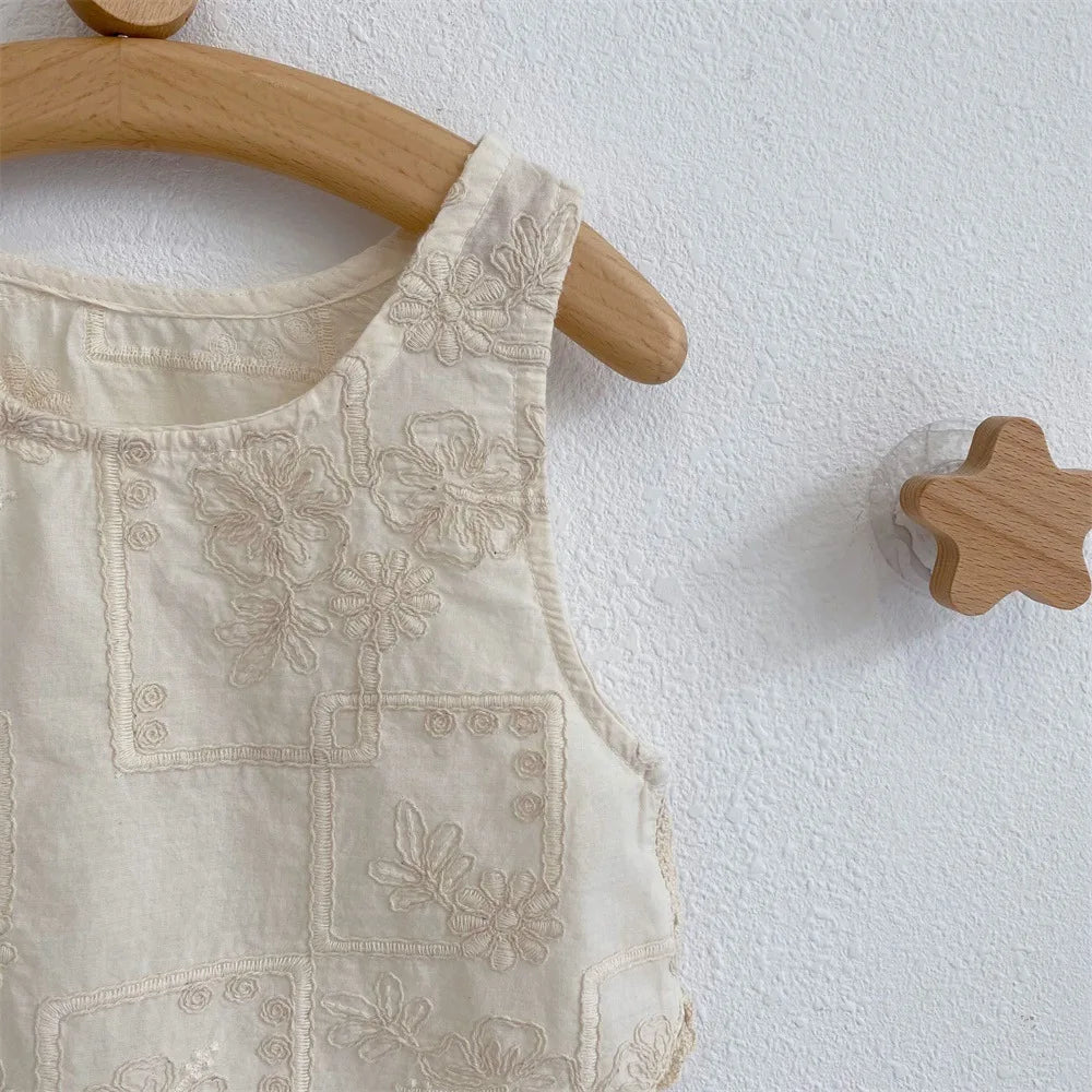 -キッズセットアップ 2点セット ノースリーブブラウス+スカート フラワーレース刺繍 ベージュ - mamahalo shop - ノースリーブセットアップ - べビー服 - 子供服 - 男の子 - 女の子