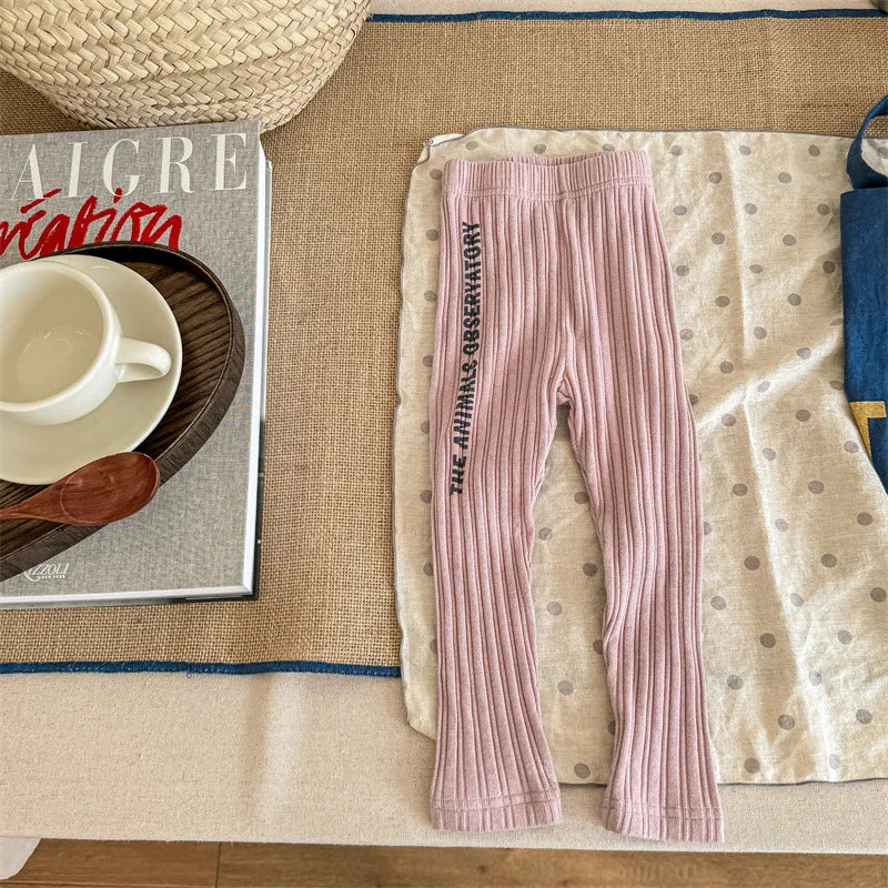 -キッズパンツ サイドレターロゴプリントリブレギンスパンツ 2カラー - mamahalo shop - レギンスパンツ - べビー服 - 子供服 - 男の子 - 女の子