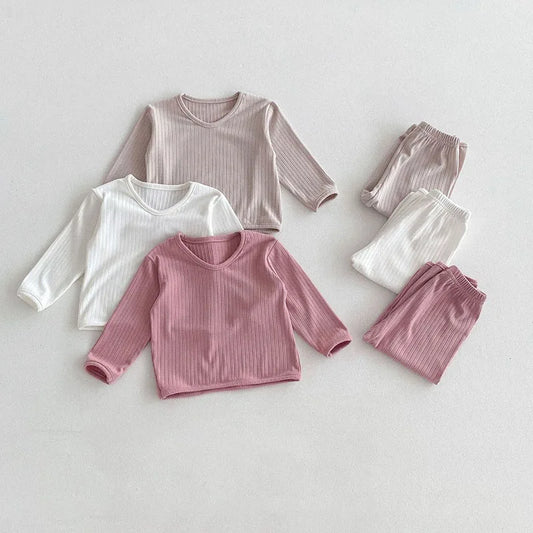 -ベビーセットアップ 2点セット 長袖パジャマセット Vネック長袖Tシャツ+ロングパンツ シンプルベーシック ルームウェア 3カラー【mh0006452】 - mamahalo shop - 長袖パジャマ - べビー服 - 子供服 - 男の子 - 女の子