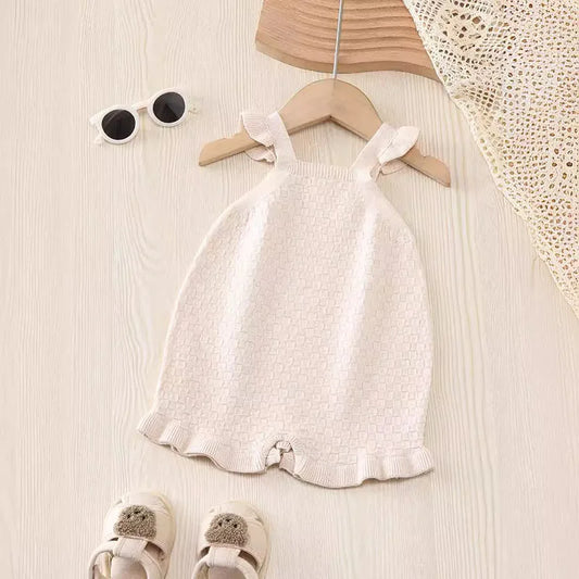 -ベビーロンパース サスペンダージャンプスーツ ニット フリル ベージュ【mh0006472】 - mamahalo shop - ノースリーブロンパース - べビー服 - 子供服 - 男の子 - 女の子