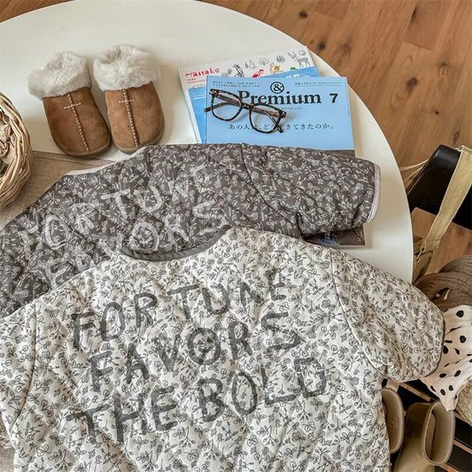 ショートコート・ジャケット・ジャンパー キッズ キルティングジャケット ショートジャケット コート アウター バックレターロゴ フラワー 花柄プリント バイピング グレー ベージュ 2カラー ガールズ 女の子 子供服【mh0002998】