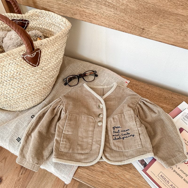 キッズ用コーデュロイ長袖ジャケット(カーキ)フロントボタンと刺繍入り