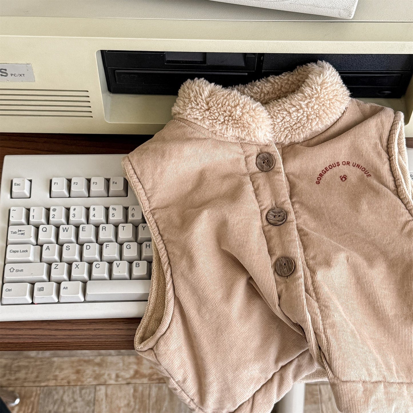 ベスト Khaki / 80cm ボア襟コーデュロイキルティングベスト刺繍入りアウター【mh0010915】