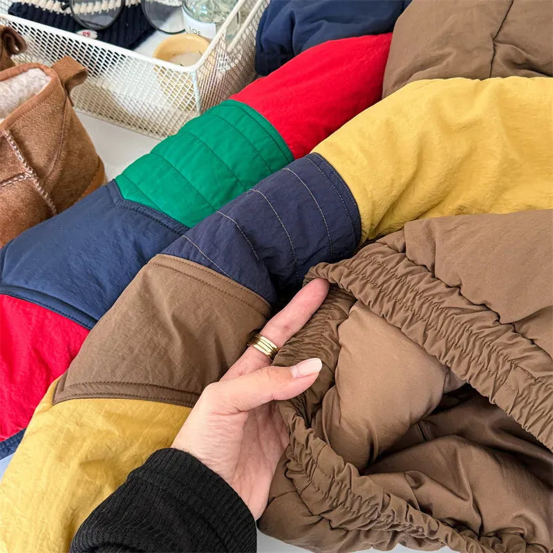 キッズ パッチワーク中綿ジャケット 立体の袖口とフードまわり、配色切替