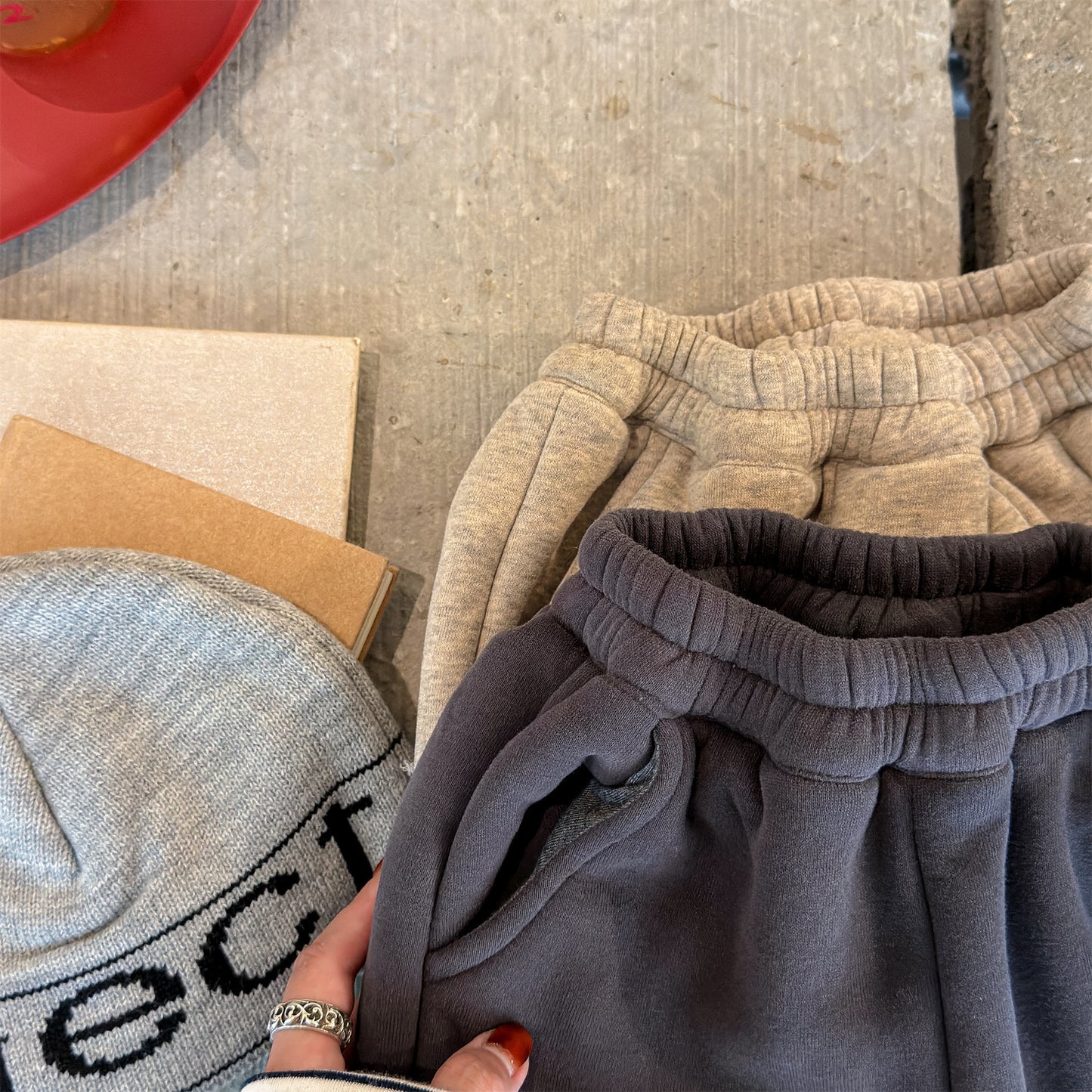 ロングパンツ・スウェットパンツ スウェットパンツ 裏ボア ロゴ刺繍 ゆったり ジョガーボトムス【mh0011607】