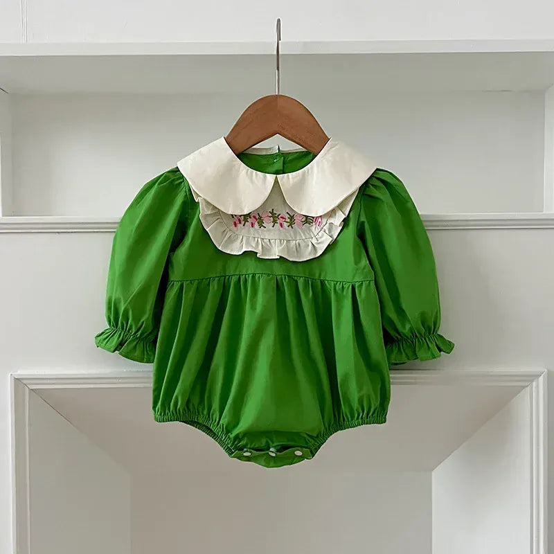 グリーンのフラワー刺繍丸襟長袖パフスリーブボディスーツ