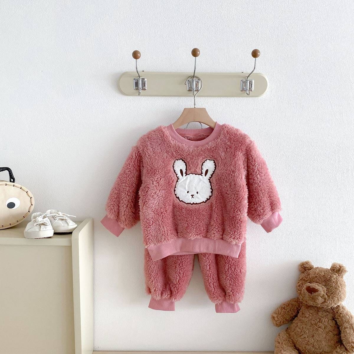 ボアの長袖トレーナー&スウェットパンツ ピンク、うさぎアップリケ付き
