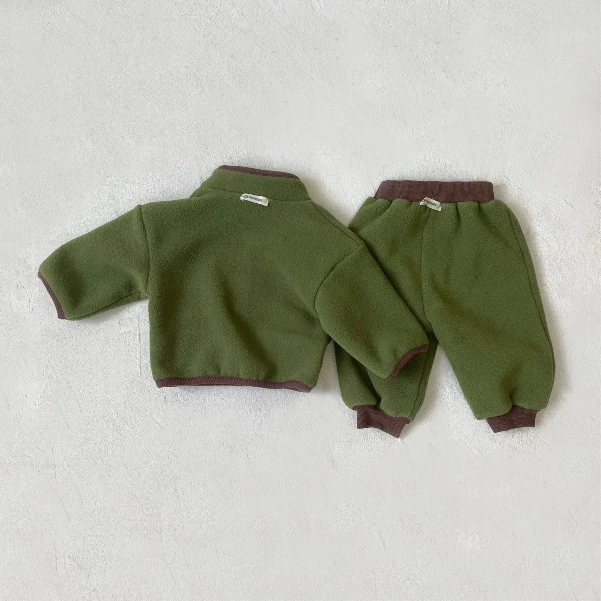 長袖セットアップ ベビーセットアップ 2点セット バイピングスタンドカラーフリーストップス+ロングパンツ 2カラー【mh0007603】