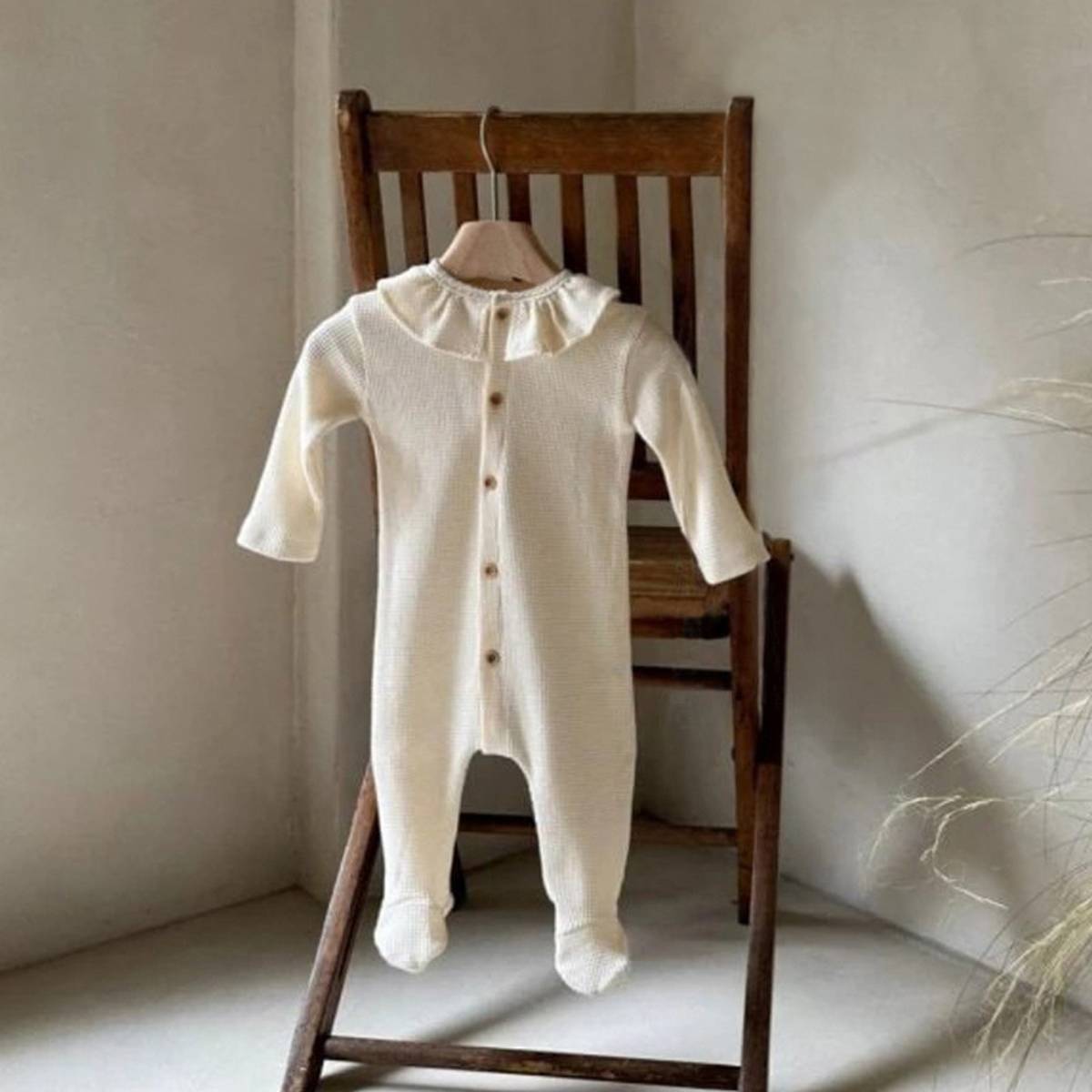 長袖ロンパース Apricot / 66cm 長袖ロンパース ワッフル素材 フリル襟 前開き 足つき カバーオール【mh0011367】