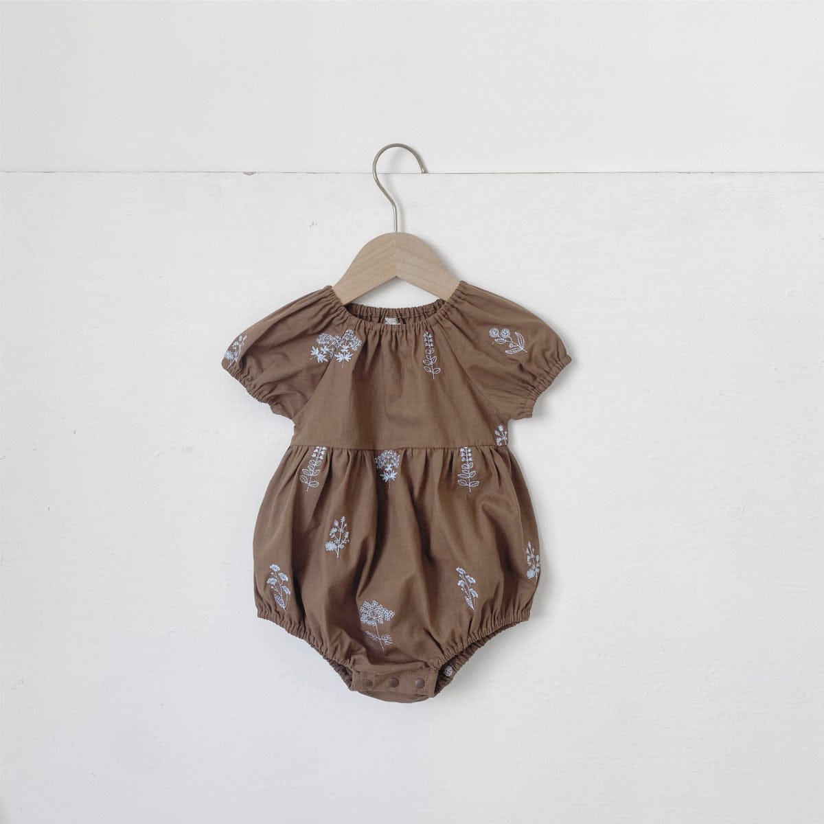 半袖ロンパース Coffee / 66cm フラワー刺繍半袖パフスリーブロンパース【mh0009989】