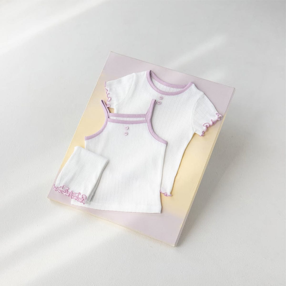 半袖セットアップ Off-white 3-piece set (T-shirt + vest + pants) / 66cm フリル半袖Tシャツ+キャミソール+パンツセットアップ 3点セット【mh0009853】