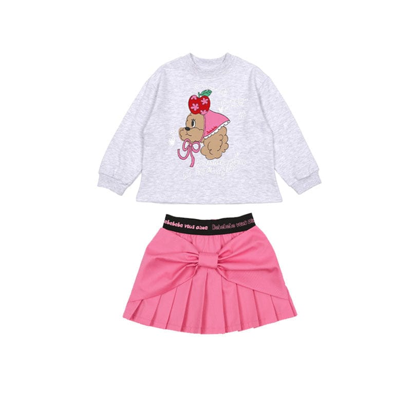 グレーのスウェットとピンクのプリーツスカートセット