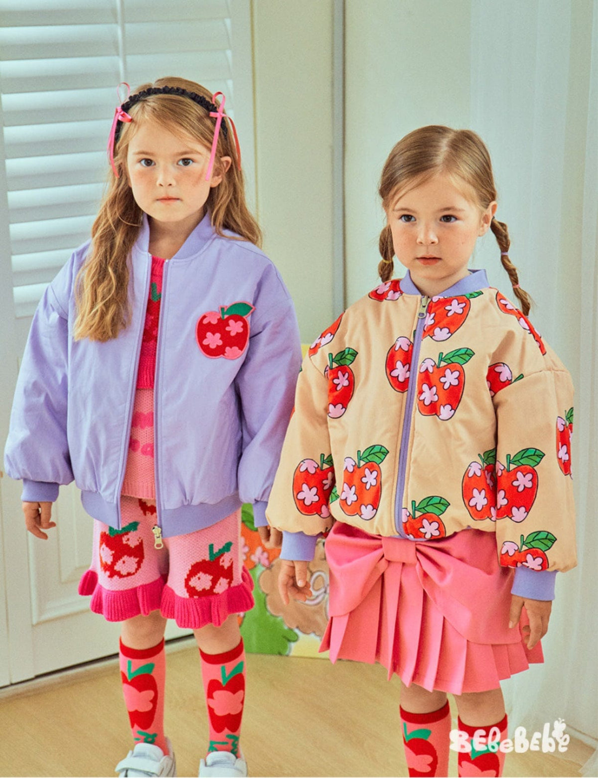 りんご柄パープルブルゾンとピンクフリルスカートのセット(子ども用)