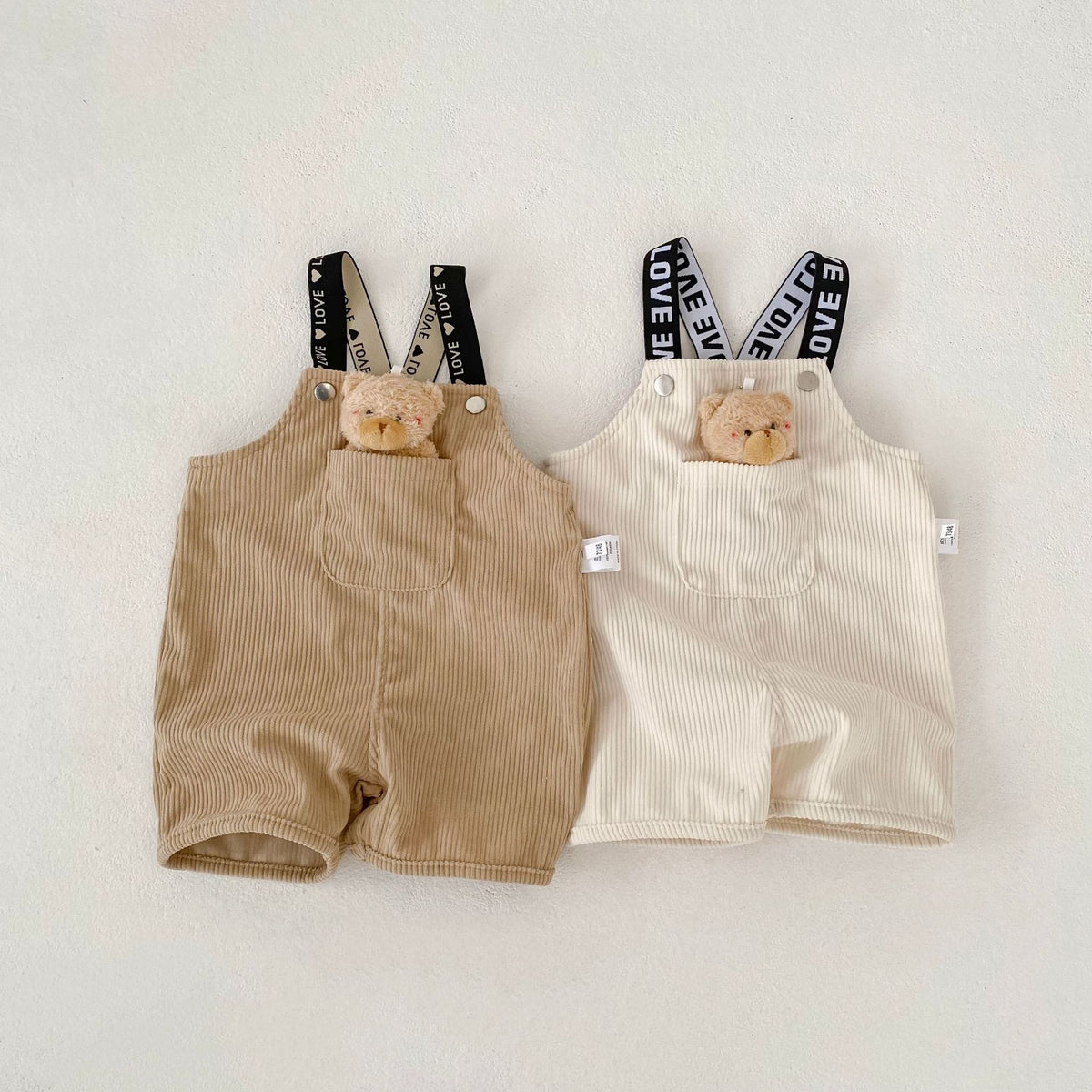 コーデュロイのサスペンダー付きショートパンツ(カーキ・ミルクホワイト)前面アップ