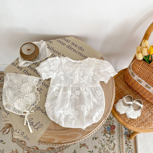 半袖ロンパース ベビーロンパース フラワー花柄エンボス フリル 半袖ボディスーツ ホワイト【mh0004660】