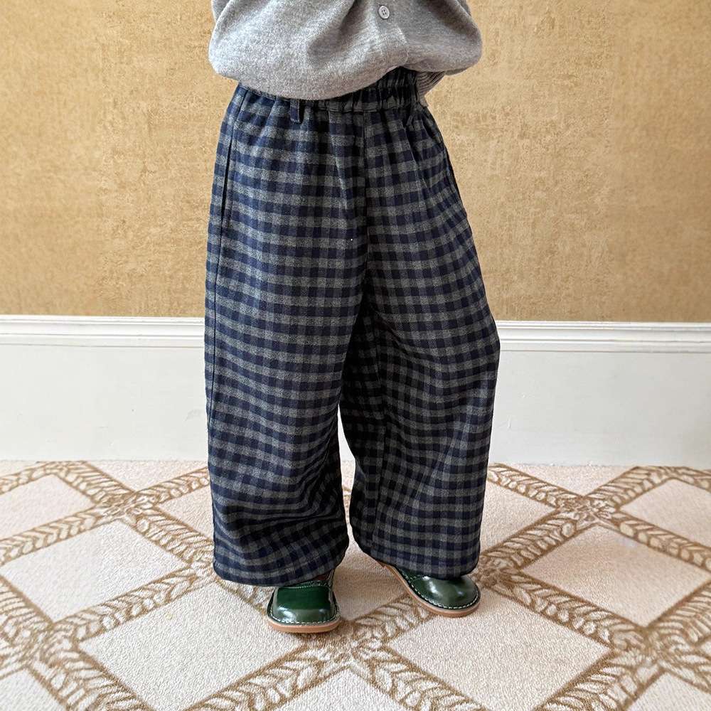 裏起毛のチェック柄ストレートロングパンツ(ネイビー)