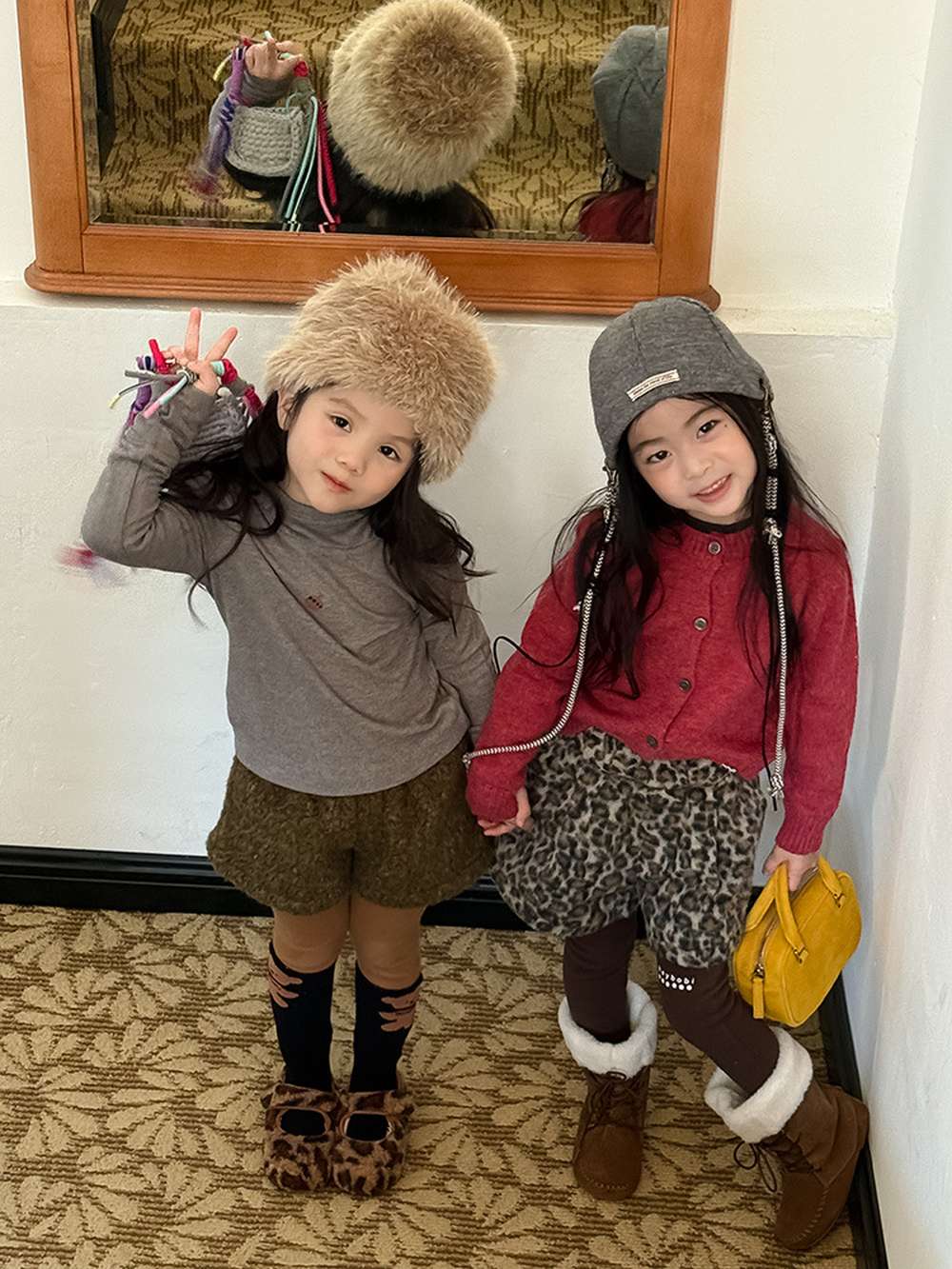 長袖Tシャツ 長袖ハイネックカットソー/もこもこボアショートパンツ 指穴リブ袖【mh0011456】