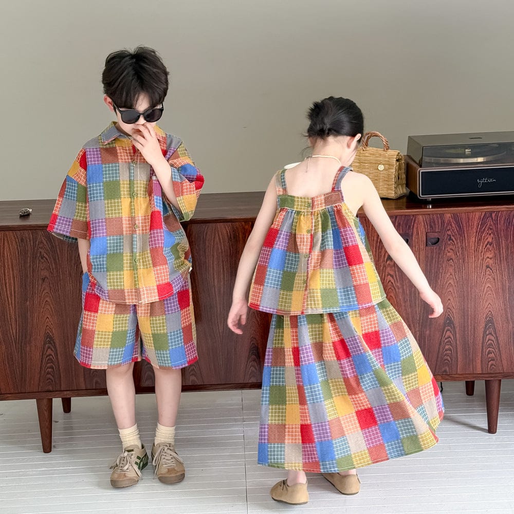 マドラスチェック柄子ども服セット、横向き着用の半袖シャツとショートパンツ/スカート