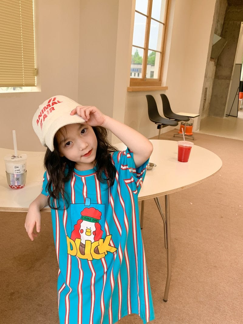 子ども用ノースリーブワンピース、青緑ストライプとアヒルデザインの前面プリント