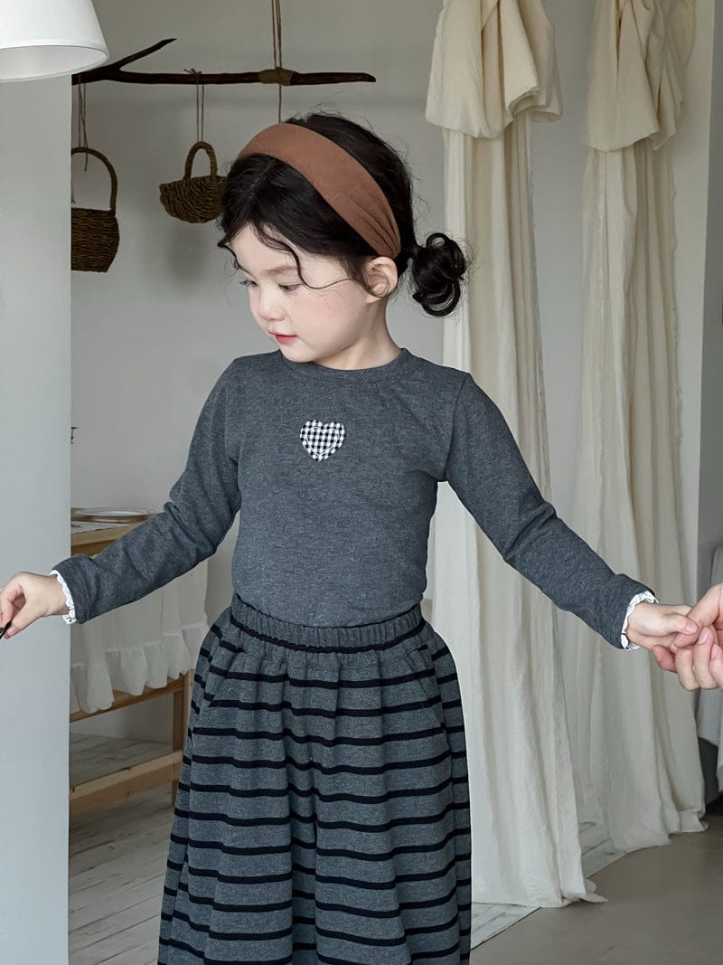 長袖Tシャツ ハートワンポイント長袖Tシャツ【mh0010718】