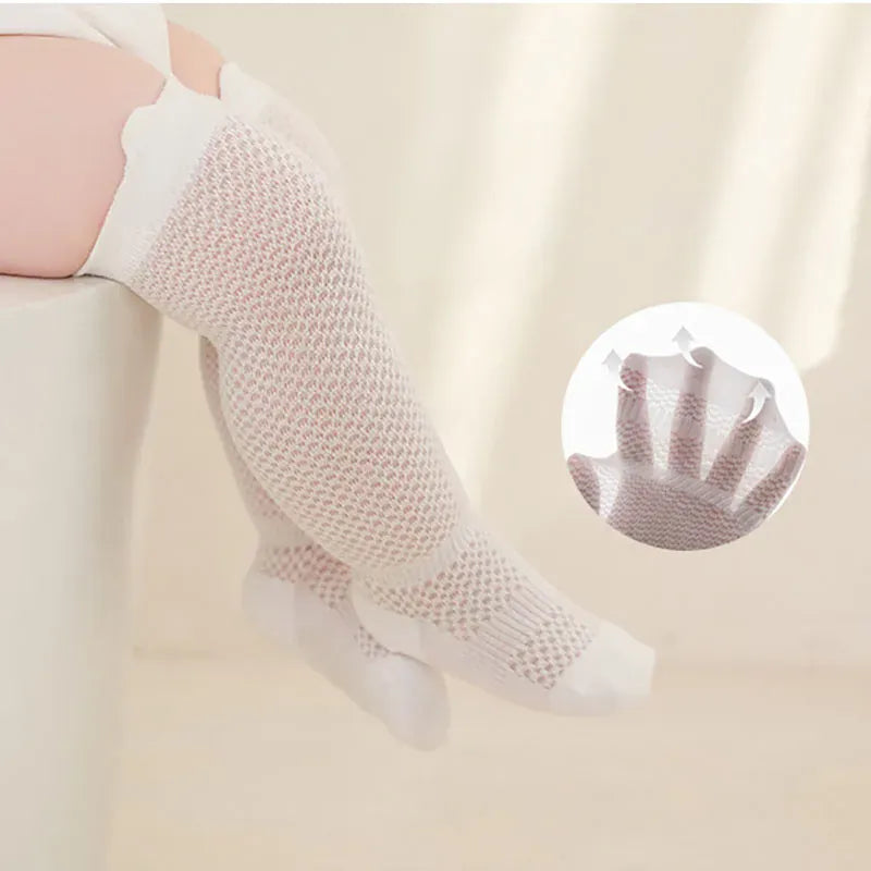 メッシュのベビー用ハイソックス(白系)