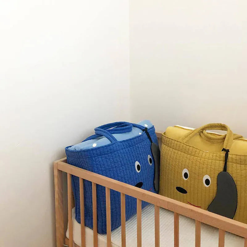 犬の刺繍入りキルティングおむつバッグ、青とイエローの2色(黒い耳)