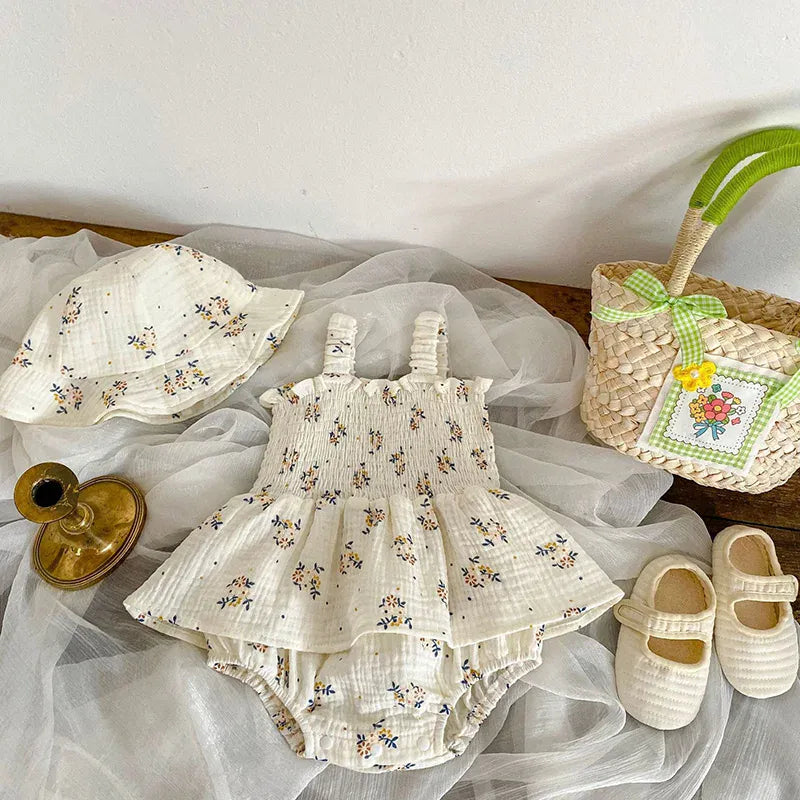 花柄プリントのベビーキャミソールスカート風ロンパースと帽子セット