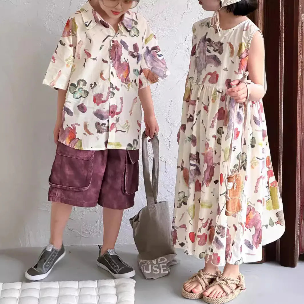 プリント柄半袖シャツとノースリーブワンピース、前開き風デザイン