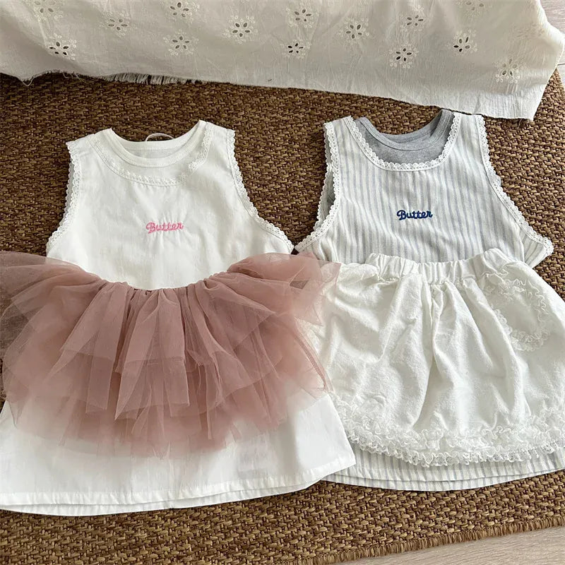 キッズ用ワンピース2点、ストライプ無地レース縁とチュール切替、刺繍ロゴ