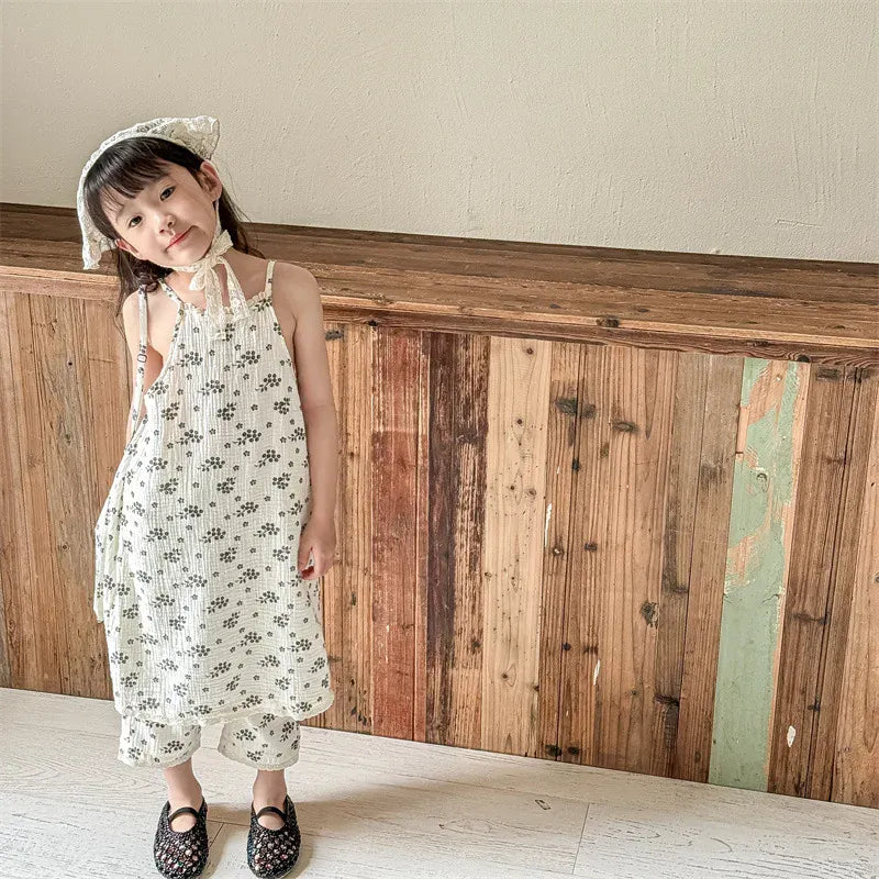 キッズキャミソールワンピース ベージュ系 小花柄プリント 総丈のシルエット