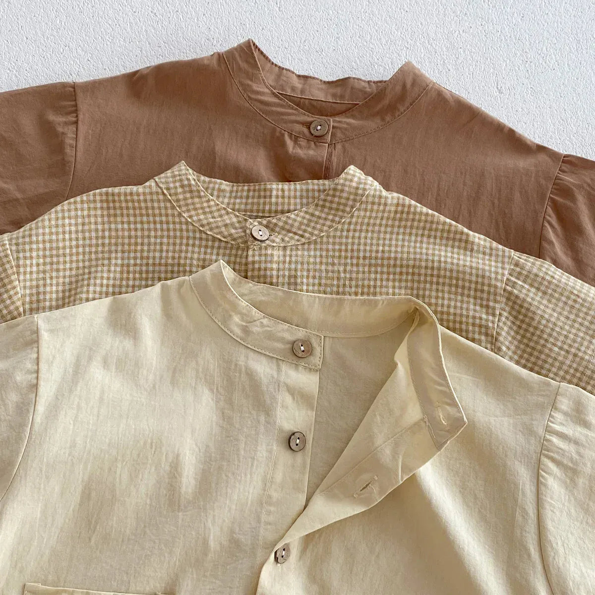 半袖セットアップ ☺︎ キッズセットアップ 2点セット ノーカラー半袖シャツ ショートパンツ シンプルベーシック 3カラー