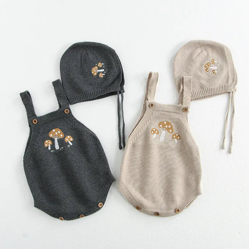 ベビー用ボディスーツ サスペンダー風 きのこ刺繍、ボンネット付き(ダークグレー/ベージュ)