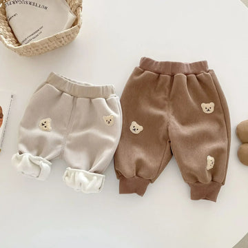 ロングパンツ・スウェットパンツ ベビーキッズパンツ くまベアワッペン裏フリースコーデュロイロングパンツ 2カラー【mh0007469】