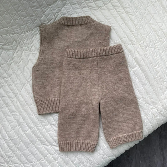 ノースリーブセットアップ ベビーセットアップ 2点セット ロゴワンポイントニットベスト+ニットロングパンツ【mh0008374】