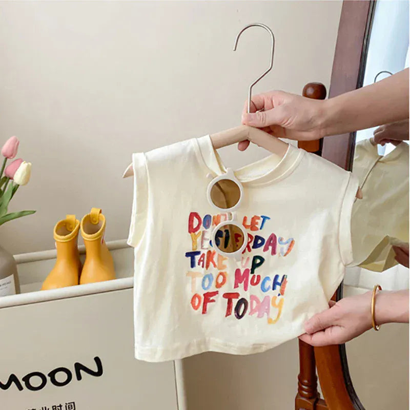 クリーム色ノースリーブTシャツ カラフルレターロゴプリント、キッズ用セット