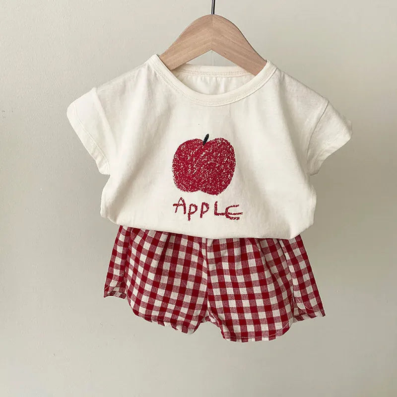キッズ用アップル柄Tシャツ&赤チェックショートパンツ2点セット