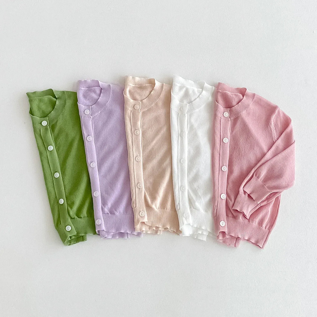 キッズ用薄手カーディガン 前開きボタン 長袖 カラーバリエーション(緑/紫/ベージュ/白/ピンク)