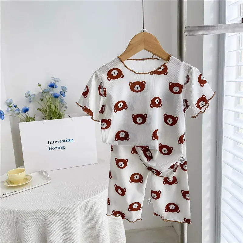 キッズパジャマセット(薄手半袖Tシャツ+パンツ)白地のくま柄