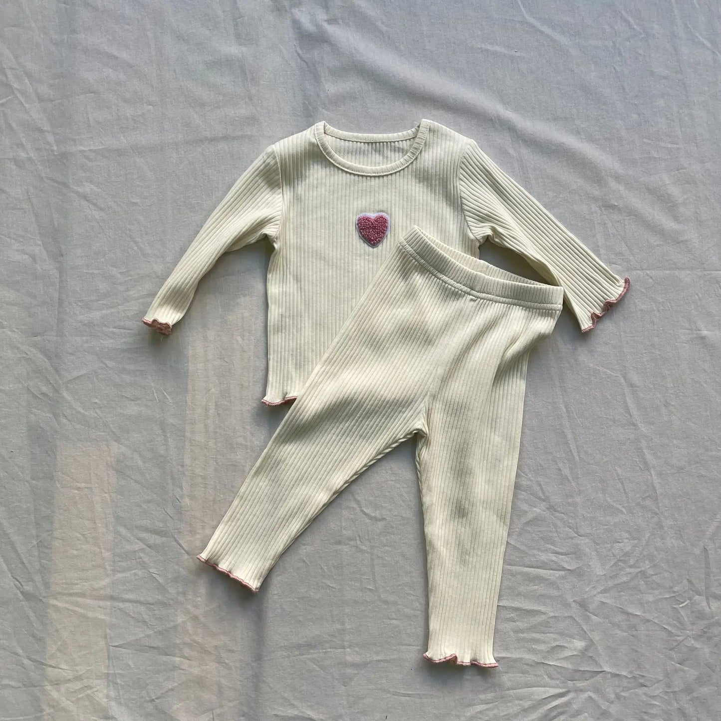 長袖パジャマ Beige White / 9M 73CM ベビーパジャマセット ハート長袖リブTシャツ+ロングパンツ【mh0008840】